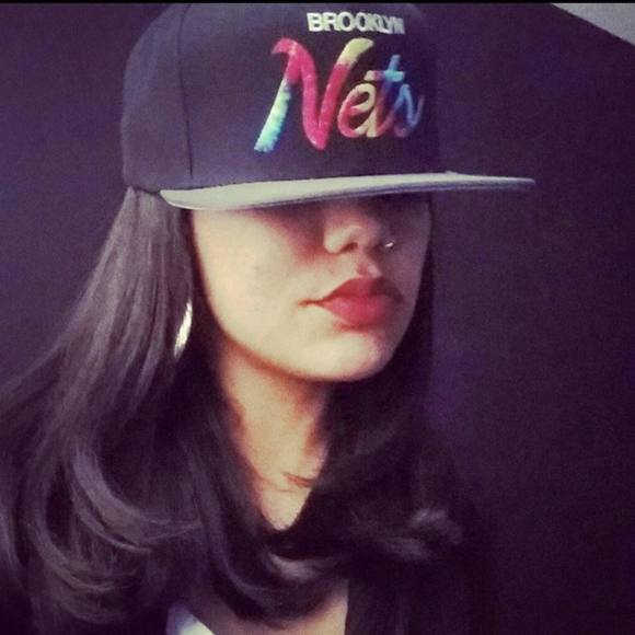 Meet your Posher, Rae - Picture 1 of 1